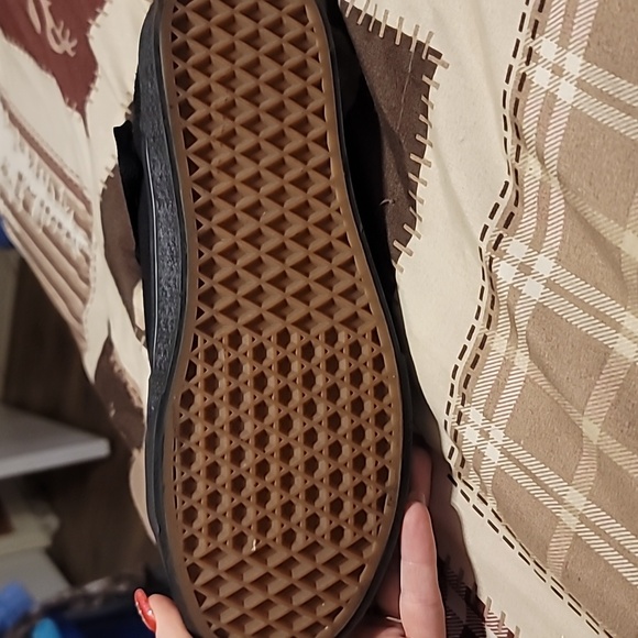 Vans - Picture 2 of 3